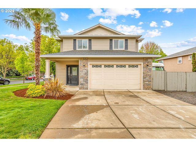 $559,000 | 3608 Creek View Drive | Southeast Medford