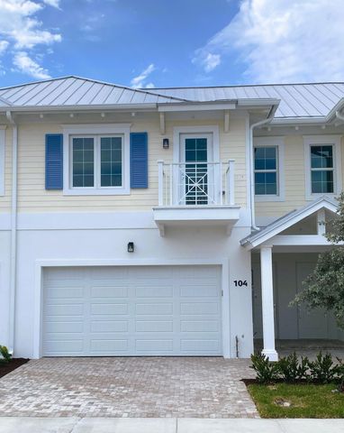 $799,900 | 104 Royal Palm Circle | Tequesta