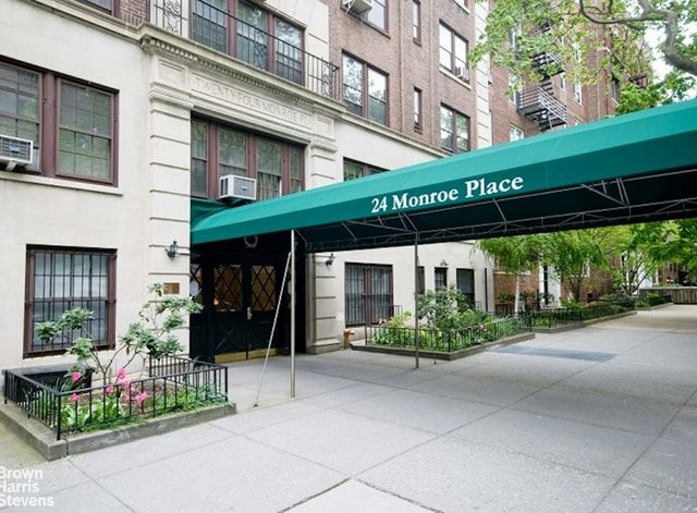 $1,050,000 | 24 Monroe Place, Unit MD | Brooklyn Heights