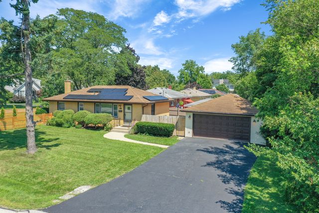 $3,200 | 128 8th Street | Downers Grove