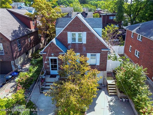 $990,000 | 118 Van Cortlandt Avenue | Sunnyside