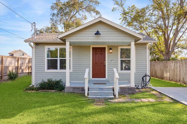 $1,900 | 3716 East Walnut Street | Pearland