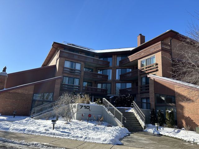 $560,000 | 710 Waukegan Road, Unit B407 | Orchard Glen