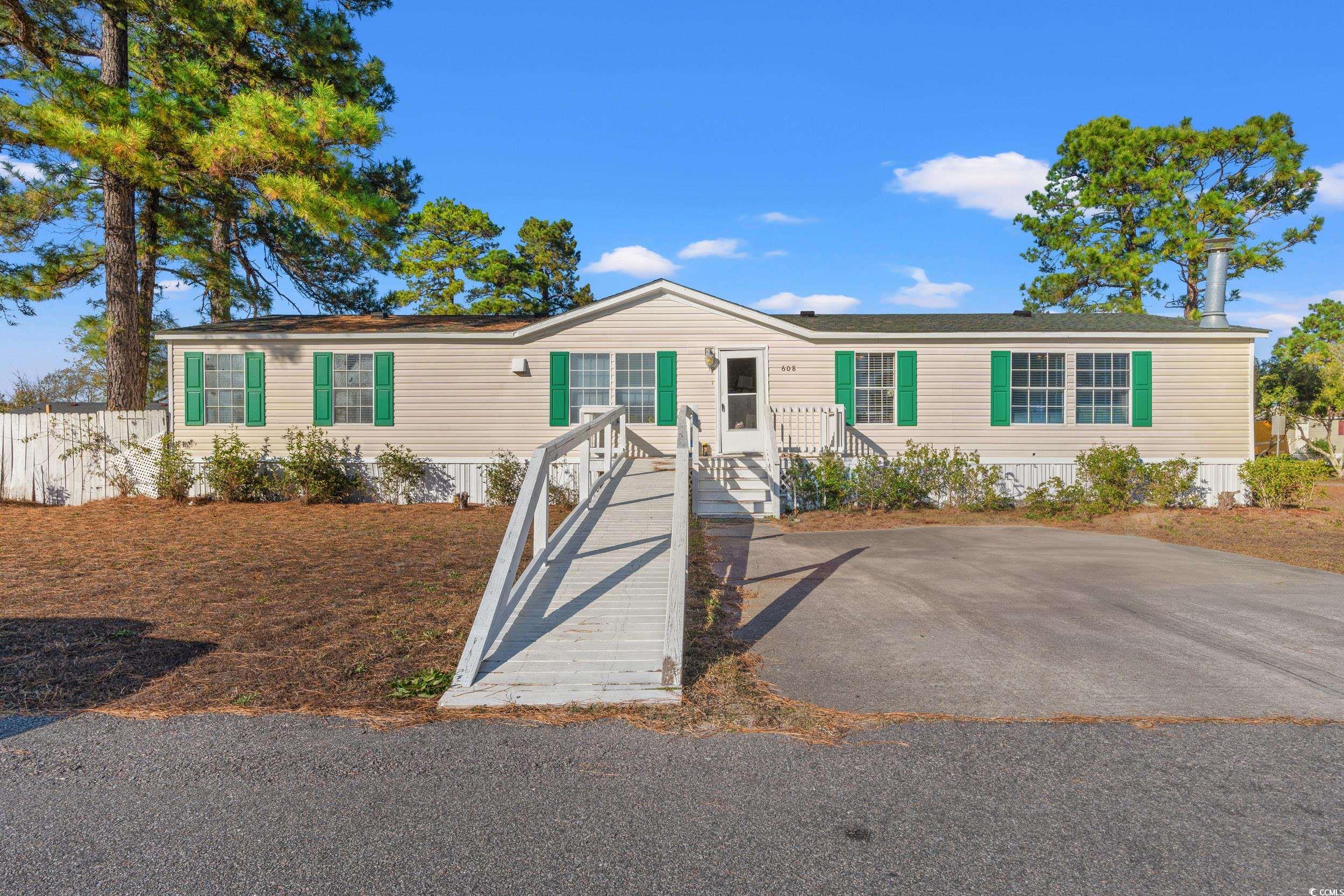 View of manufactured / mobile home