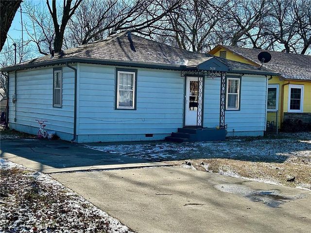 $59,900 | 3128 Grand Avenue | Parsons