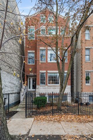 $625,000 | 2906 North Damen Avenue, Unit 1 | Hamlin Park