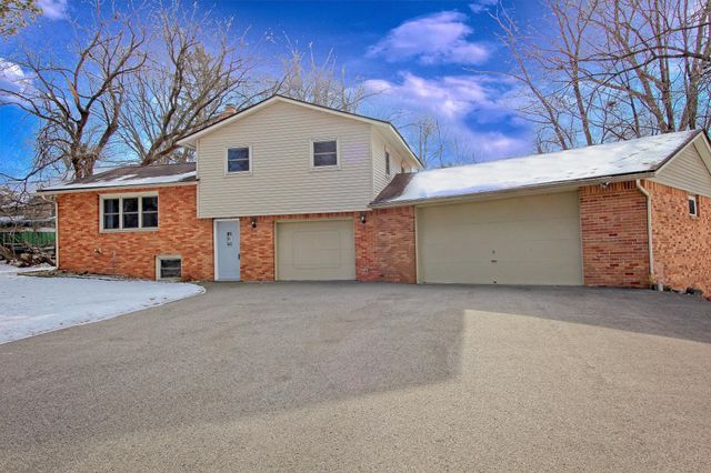 $448,500 | 921 Western Drive | Chanhassen