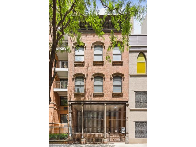 $5,995,000 | 443 West 19th Street | Chelsea