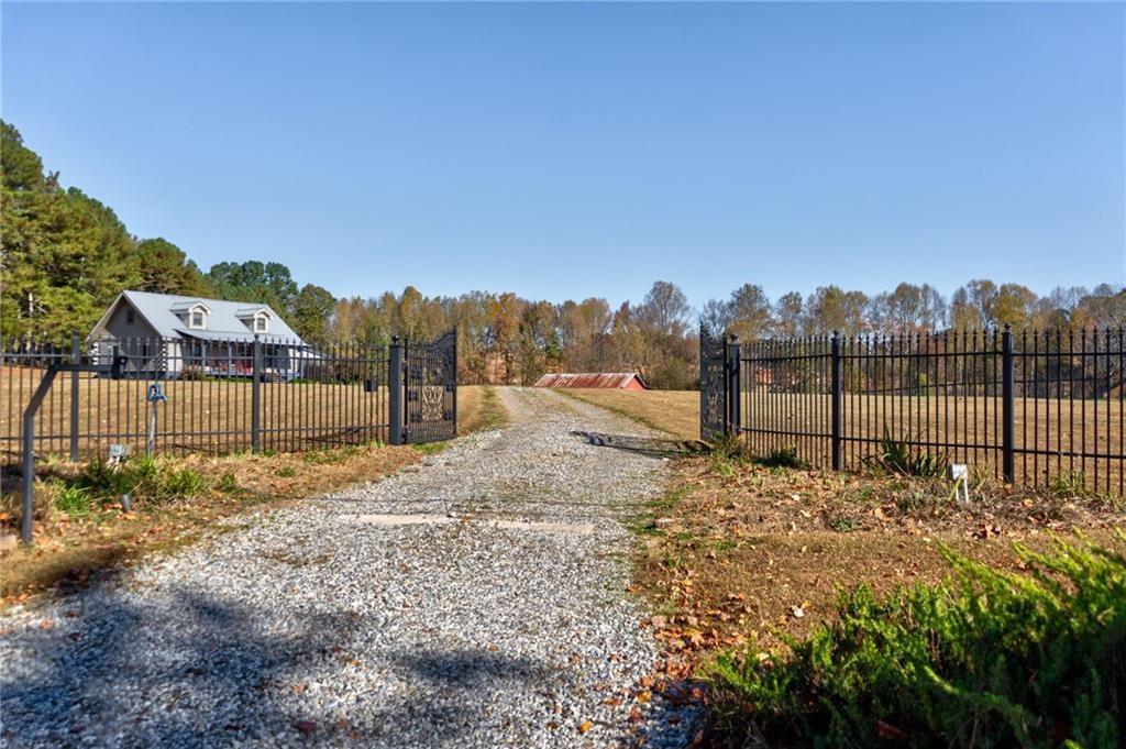 a view of a houses with a yard