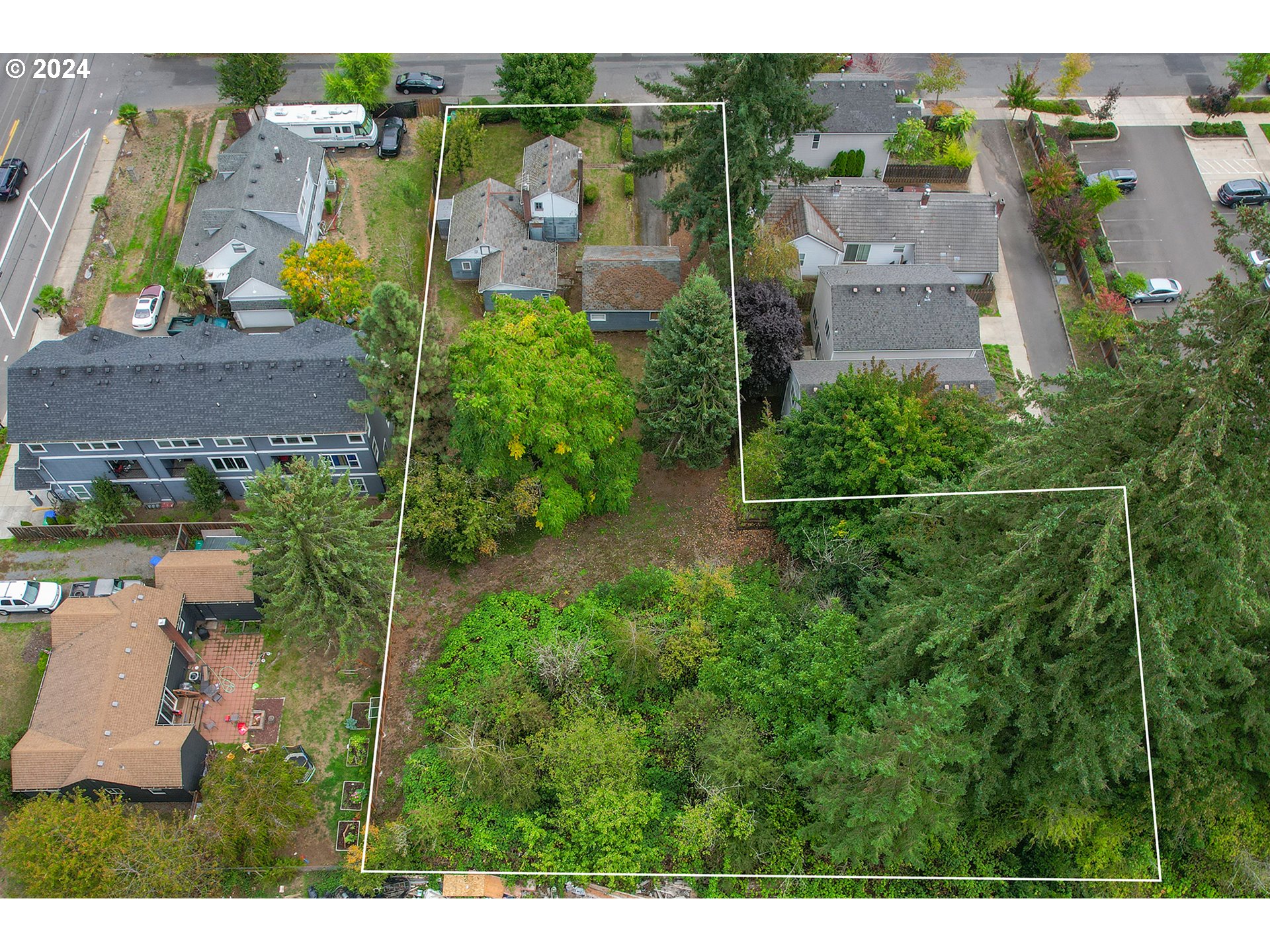 an aerial view of multiple house