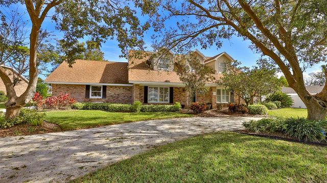 $795,000 | 839 Fairway Drive | Fairgreen