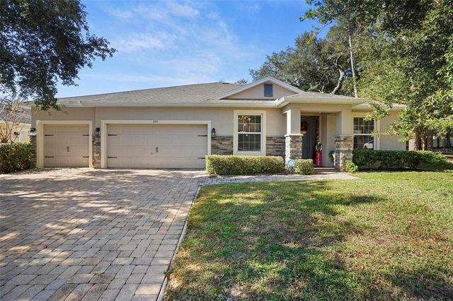 $550,000 | 209 Wellington Woods Avenue | DeLand