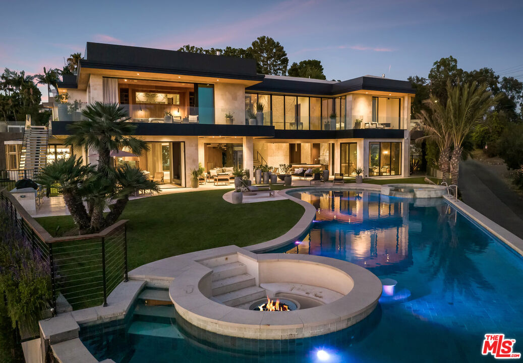 a house view with a outdoor space