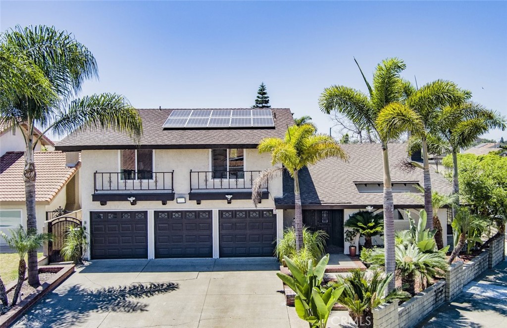 Beautiful 3-car-garage home