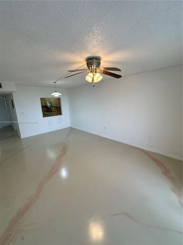 $2,300 | 10090 Northwest 80th Court, Unit 1558 | Hialeah Gardens