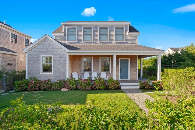 $2,195,000 | 4 Lilac Court | Mid Island