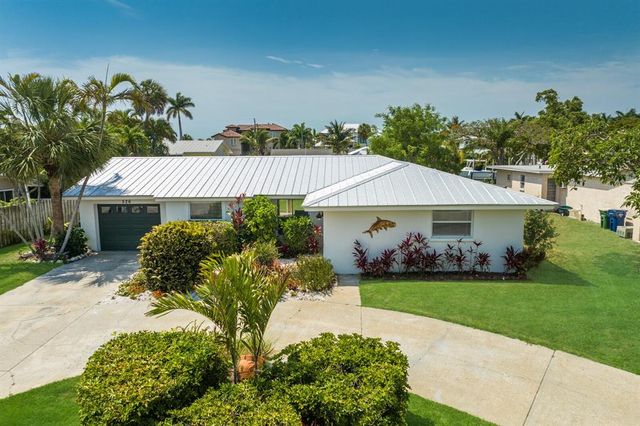 $1,350,000 | 526 69th Street | Holmes Beach