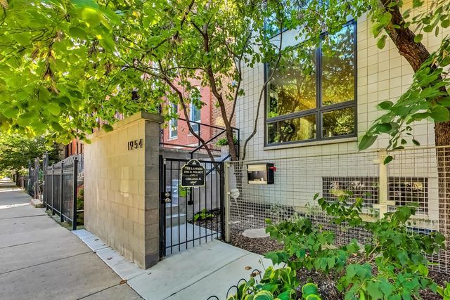 $789,000 | 1954 North Wilmot Avenue, Unit 2 | Bucktown