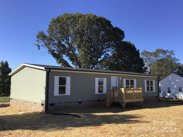 $240,000 | 3925 Taylorsville Highway | Concord Township - Iredell County