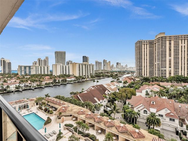 $460,000 | 19667 Turnberry Way, Unit 10C | Aventura