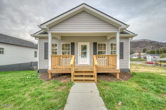 $289,000 | 725 Maple Avenue | Erwin