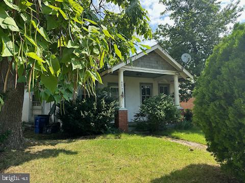 front view of house with a yard