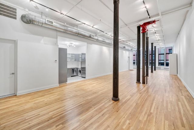 $2,100,000 | 137-141 Duane Street, Unit 2D | TriBeCa