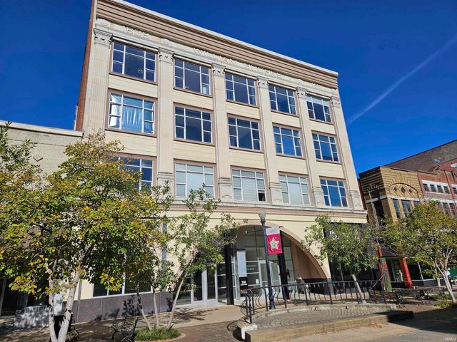 $194,900 | 508 Main Street, Unit 2B | Downtown Evansville