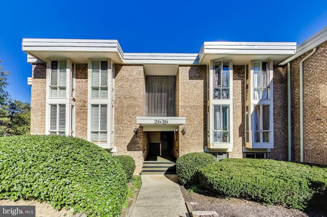 $215,000 | 2636 Wagon Drive, Unit 270 | Huntington Club Condominiums