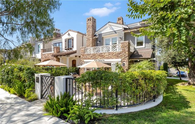 $3,795,000 | 621 Poppy Avenue | Corona del Mar