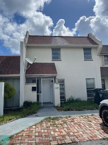 $2,500 | 1371 Seaview | North Lauderdale Estates