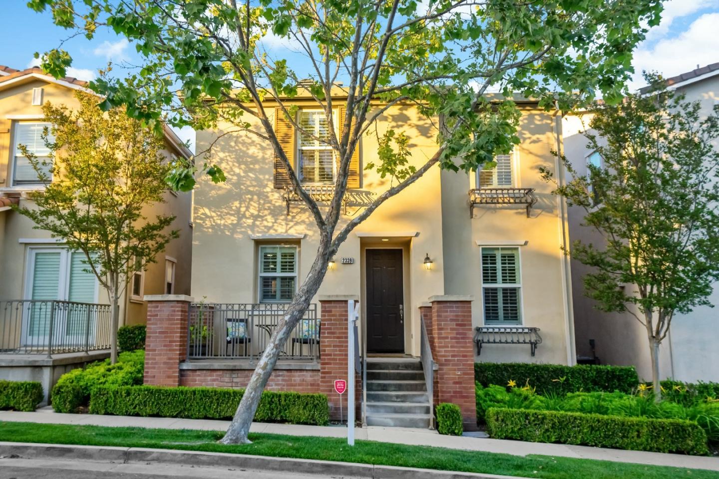 a front view of house with yard