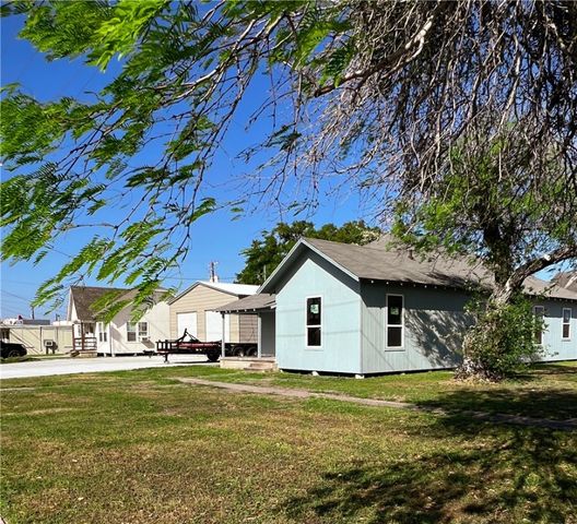 $224,900 | 213 South McCall Avenue | Sinton