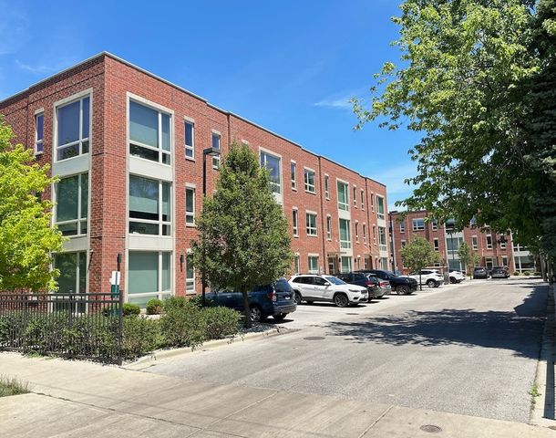 $2,350 | 4119 North Narragansett Avenue, Unit 204 | Portage Park