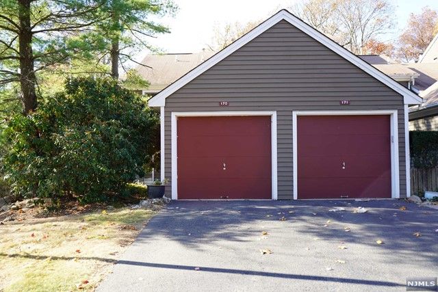 $595,000 | 170 Grandview Lane | Mahwah