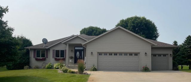 $405,000 | 105 57th Avenue Northeast | Dovre Township - Kandiyohi County