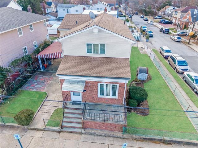 $999,999 | 1527 Sweetman Avenue | Elmont