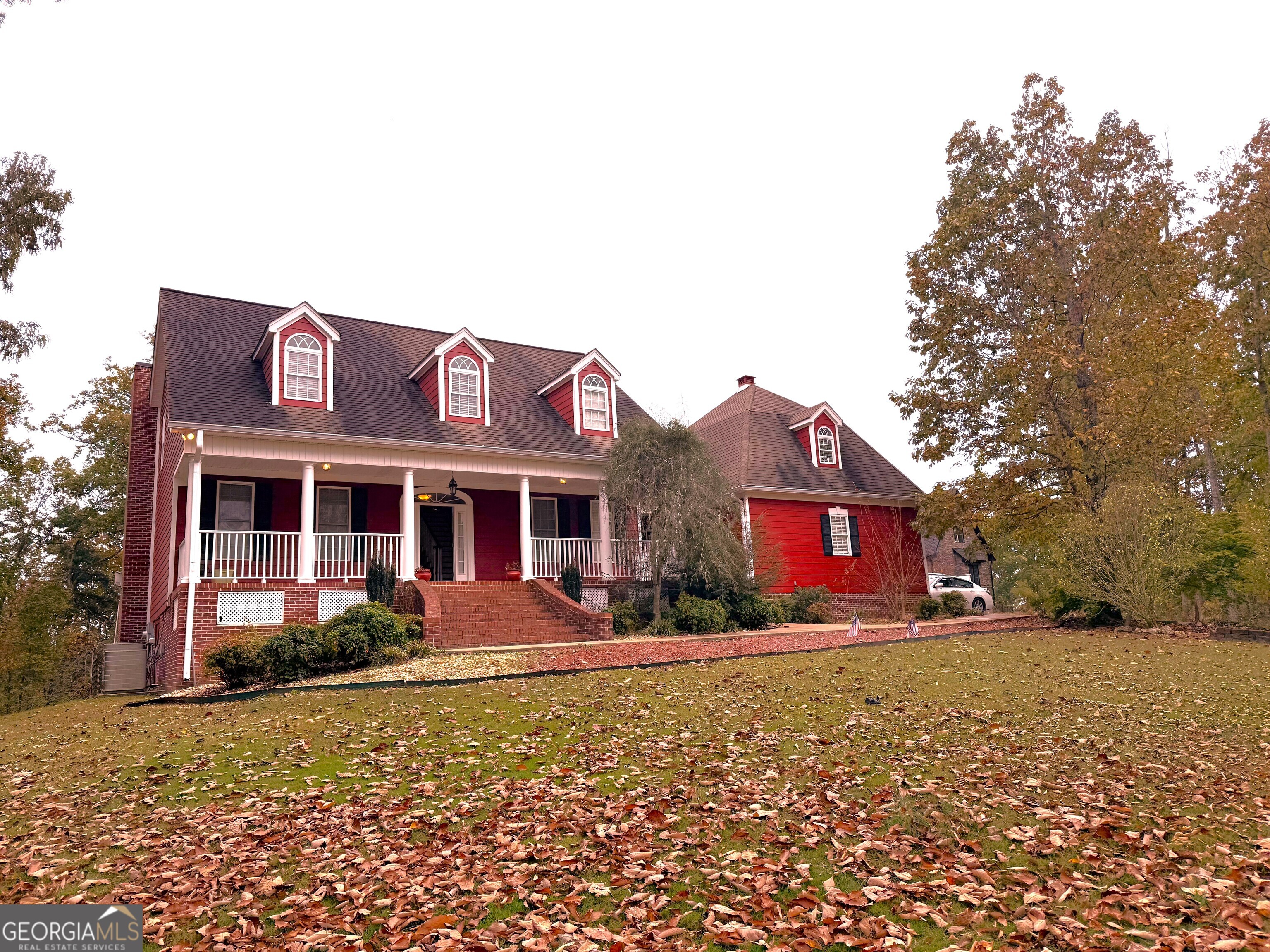 a front view of house with yard