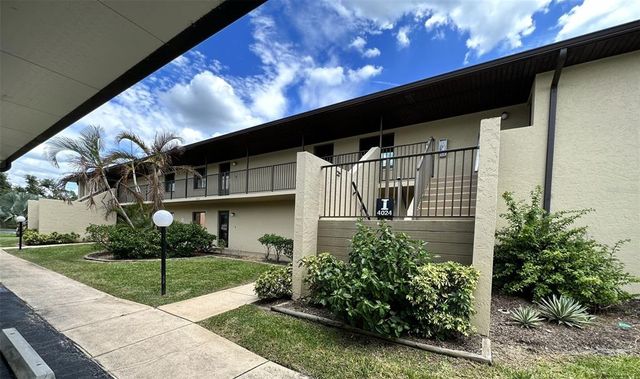 $1,900 | 4024 Oakview Drive, Unit I9 | Charlotte Harbor