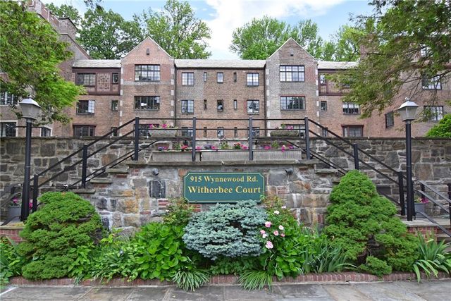 $598,000 | 915 Wynnewood Road, Unit G2 | Pelham Manor