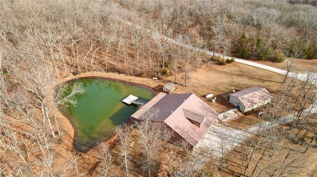 $555,000 | 373 Southeast 1301st Road | Leesville Township - Henry County