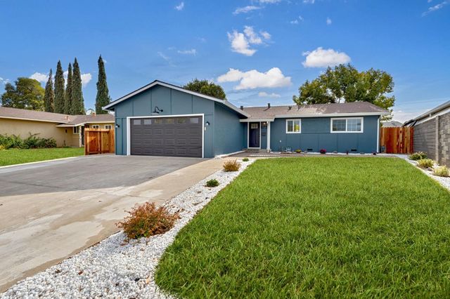 $499,000 | 8734 Crucero Drive | Elk Grove