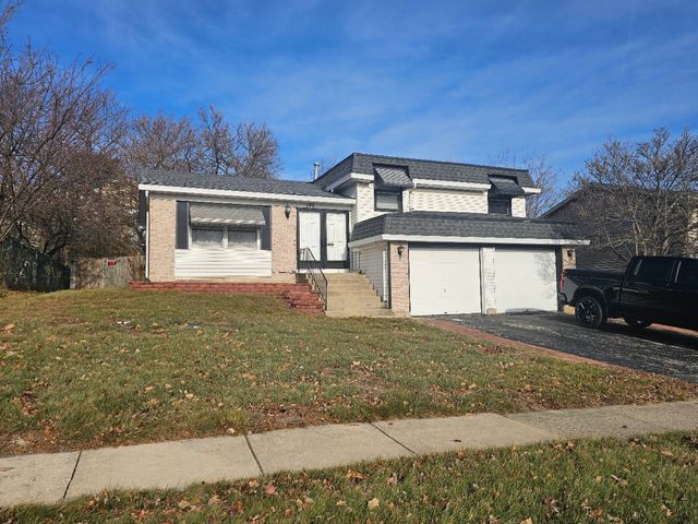 $315,000 | 192 East Stevenson Drive | Glendale Heights