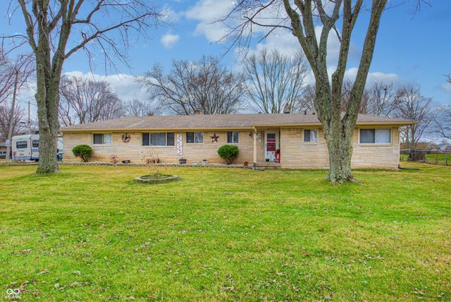 $2,300 | 6451 East Southport Road | South Franklin