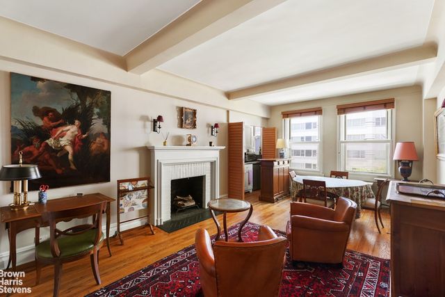 $649,000 | 315 East 68th Street, Unit 5C | Lenox Hill