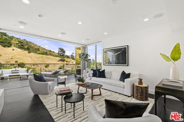 $3,295,000 | 1941 Curson Place | Sunset Strip-Hollywood Hills West