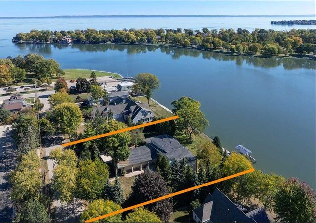 $1,595,000 | 401 Clark Street | Doty Island