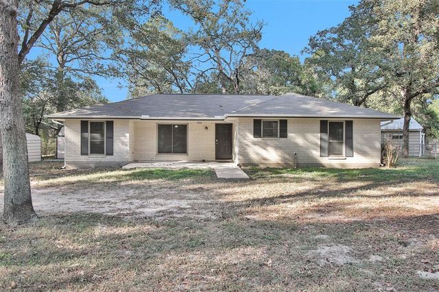 $299,500 | 10190 Dogwood Loop | 177 Lake Estates