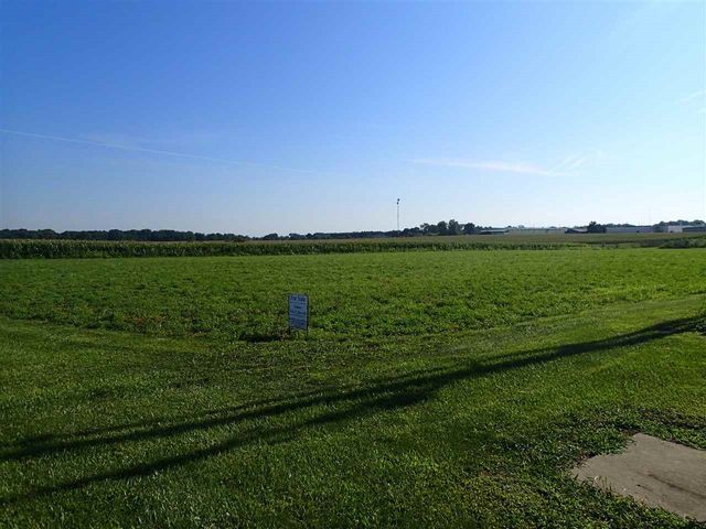 $300,000 | 1450 Woodlawn Road | West Lincoln Township - Logan County