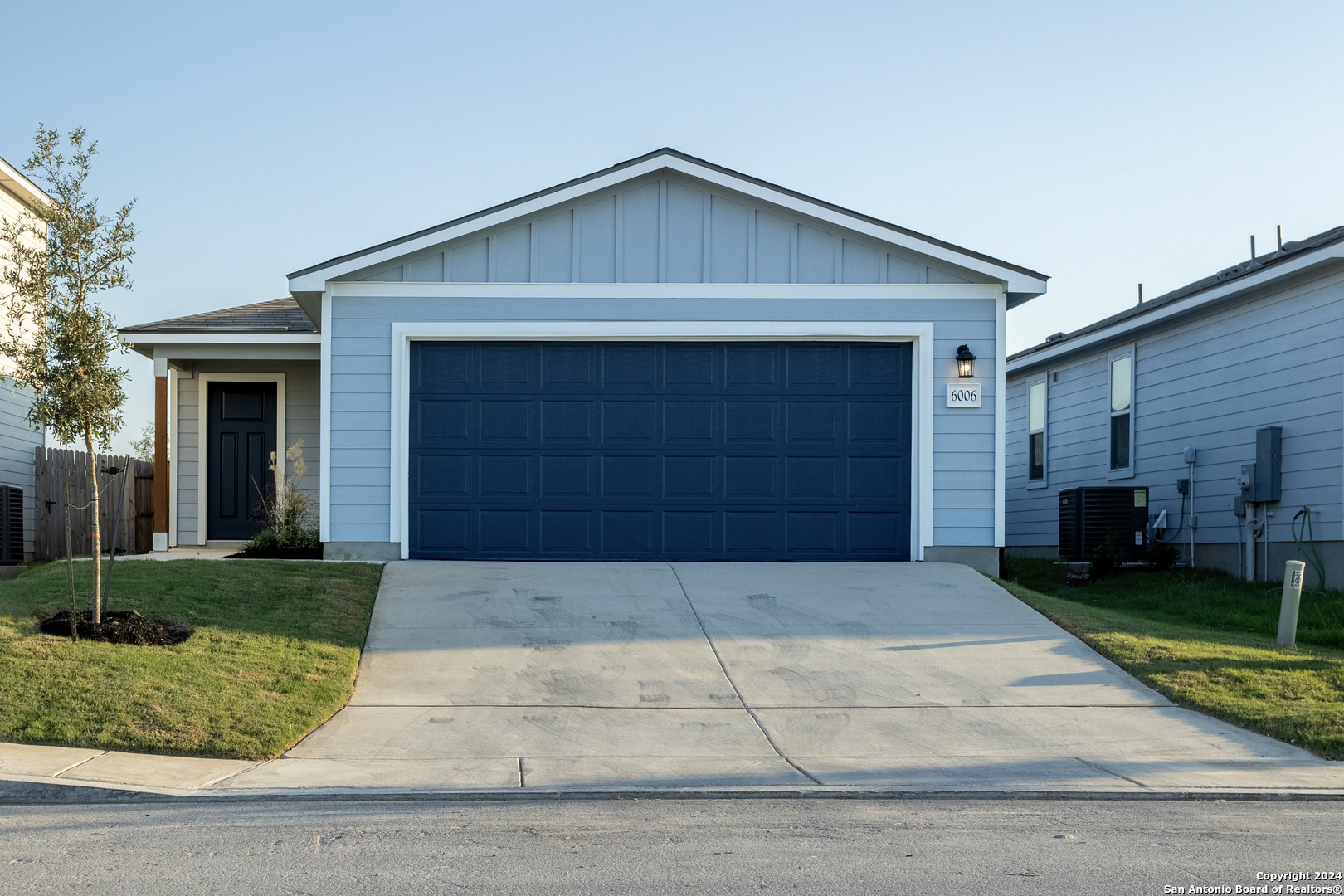 a front view of house with yard